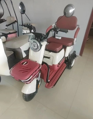Elektro-Scooter-Dreifahrrad für Fahrgäste Fahrleistung ≥ 90 km Nein Nicht geschlossen Nein Nein