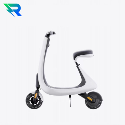 Leistungsstarker Elektroroller mit zwei Motoren für Erwachsene Klappbarer Designsitz 35 km/h Maximalgeschwindigkeit 100 km Reichweite 36V 12Ah Batterie
