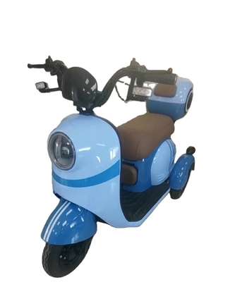 Elektrisches Dreirad für Freizeit und Fahrgastklasse 10-15° Fahrleistung 50-70km heißer kleiner Roller