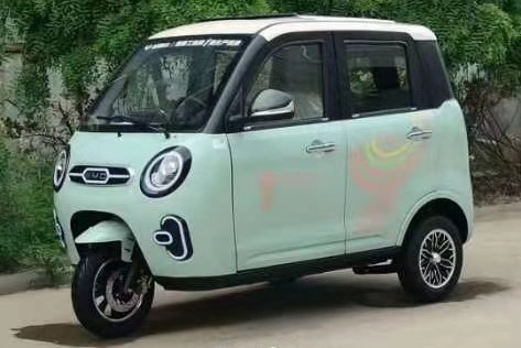 Elektrisches Dreirad-Motorrad mit geschlossener Karosserie und 60V Spannung mit Lithiumbatterie
