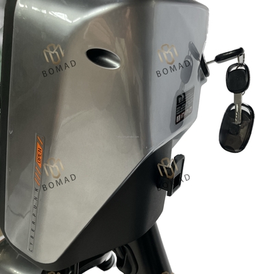 Sensor Smart Typ Elektro-Scooter Schnell und bequem für städtische Freizeit Maximalgeschwindigkeit 30-50Km/h