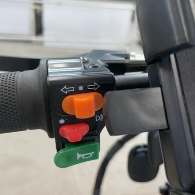 Integrierte Batterie Elektroroller für Erwachsene 60km Reichweite Kleingenerationsantrieb und Klappwagen