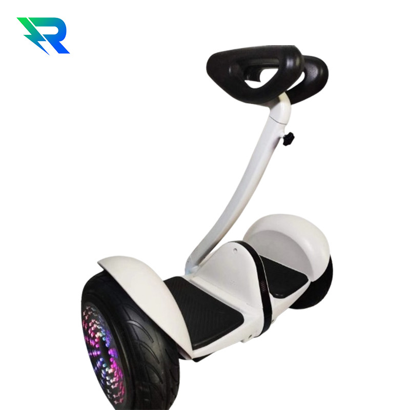 Elektronischer Smart 6,5 Zoll Roller Hoverboard 350w 12km Reichweite Selbstbilanz Elektroroller für Outdoor-Sportarten